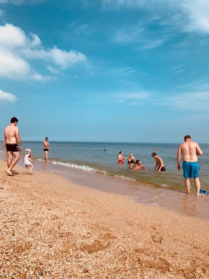 Гостевой дом  Смайлик Голубицкая Экстерьер фото